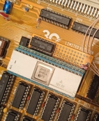 Орион 128+i8085 Процессор им1821вм85 в никеле заработал при входном такте 5 мгц (такт кристала 2,5 мгц)
